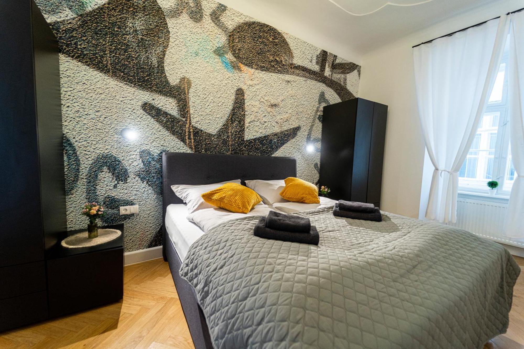 Central Stephansdom Apartment I Netflix I Self Check In Wien Eksteriør billede
